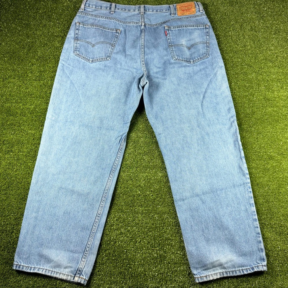 Levis 550 Relaxed Fit Tapered Leg Jeans Light Wash Blue Denim 42x30 Mens
